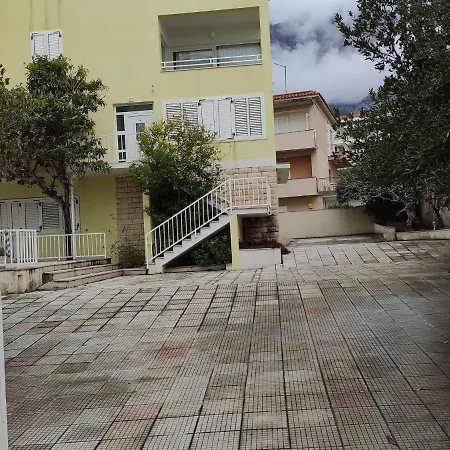 Ivo Apartment *